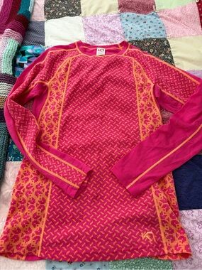 Kari Traa Fuchsia and Orange Patterned Crew Neck Sweater